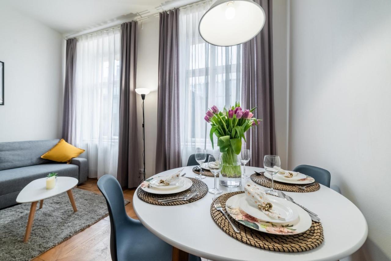 Exclusive Apartment Near Kafka'S Head Praga Esterno foto